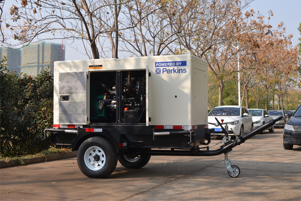 柴油發(fā)電機(jī).jpg 柴油發(fā)電機(jī).jpg